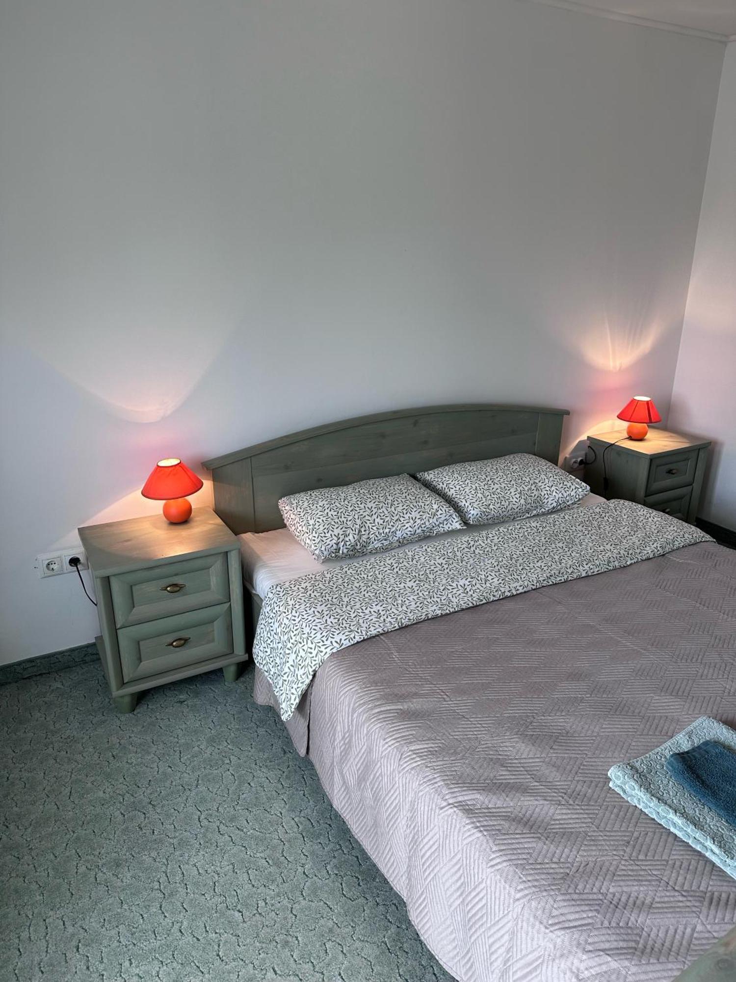 Eden Panzio Aparthotel Bük Eksteriør bilde